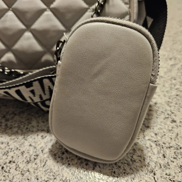 NWT Steve Madden 2 Pc Grey Quilted Convertable Crossbody Women's Bag - Picture 5 of 12